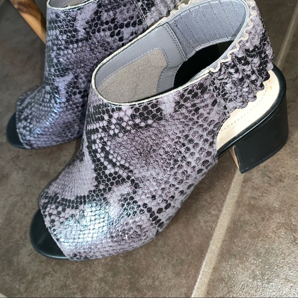 Clarks Barley Charm Snakeskin Print Sandals Size 6.5 - Picture 9 of 11